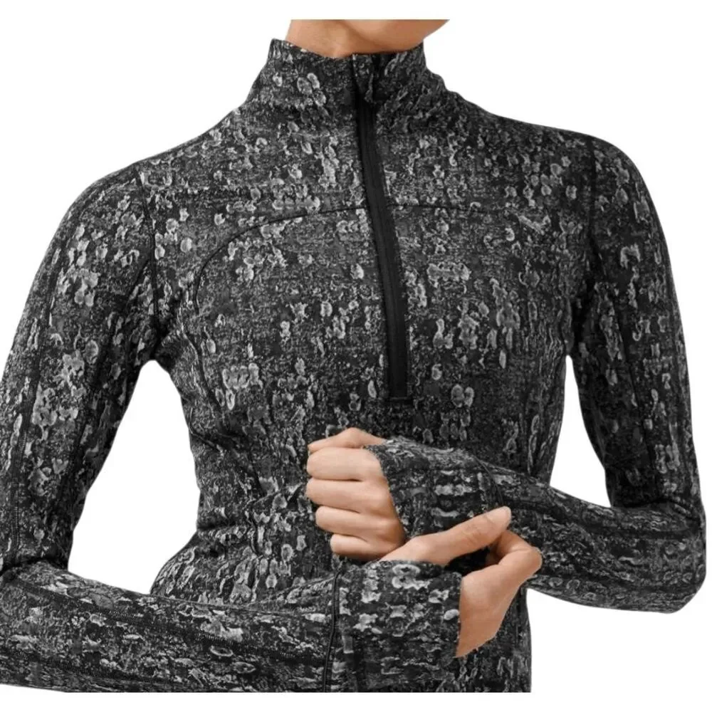 LULULEMON ATHLETICA Run Briskly 1/2 Zip Size 8